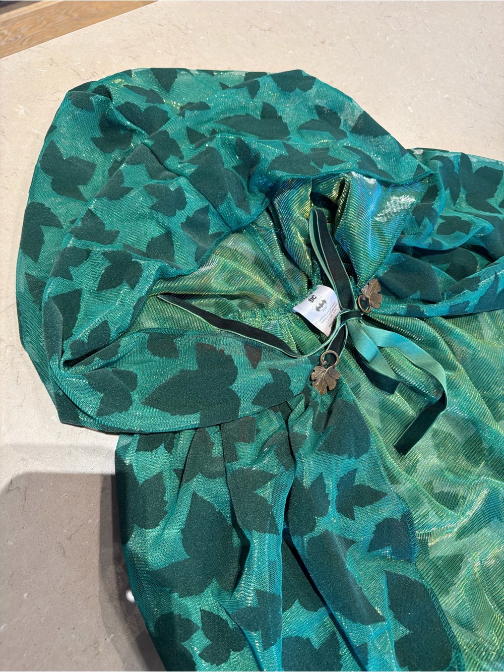 Official DC Comics Poison Ivy Hooded Cape Cloak Halloween Costume Adult Villain - Picture 2 of 8